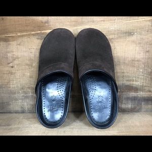 Dansko Shoes - Dansko Clogs Dansko Shoes - Dansko Clogs